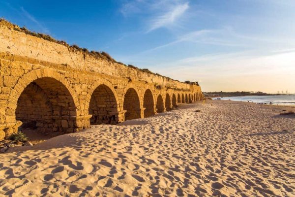 Caesarea_aqueduct
