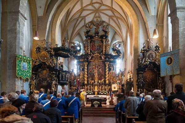 Leonhardiritt in Irrsdorf am 26.10.2012 veranstaltet von den Irrsdorfer Leonhardischützen  Festgottesdienst  
Foto und Copyright: Moser Albert, Fotograf und Pressefotograf, 5201 Seekirchen, Weinbergstiege 1, Tel.: 0676-7550526 mailto:albert.moser@sbg.at  www.moser.zenfolio.com